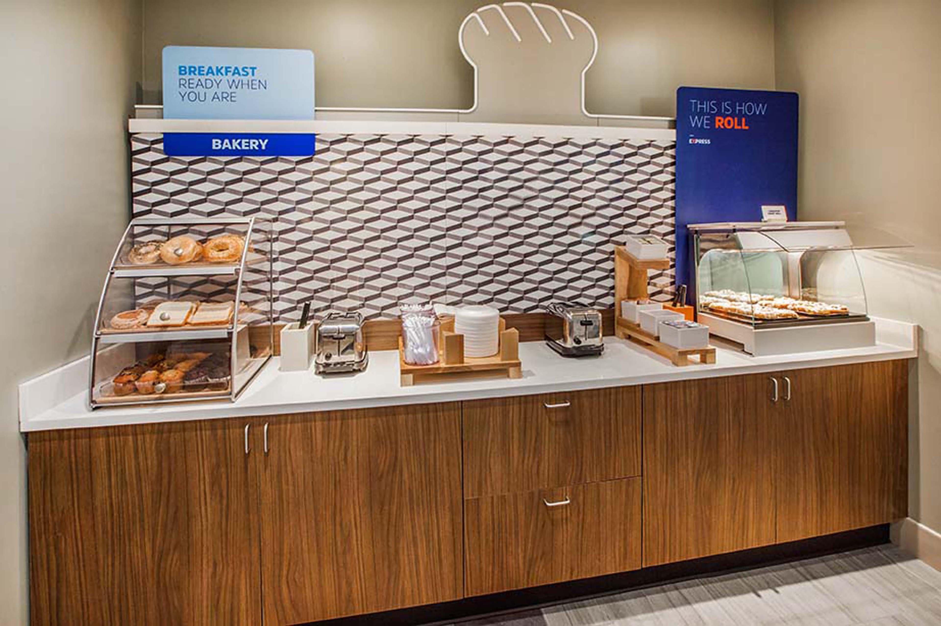 Holiday Inn Express Hotel & Suites Columbia-I-20 At Clemson Road By Ihg Exteriör bild