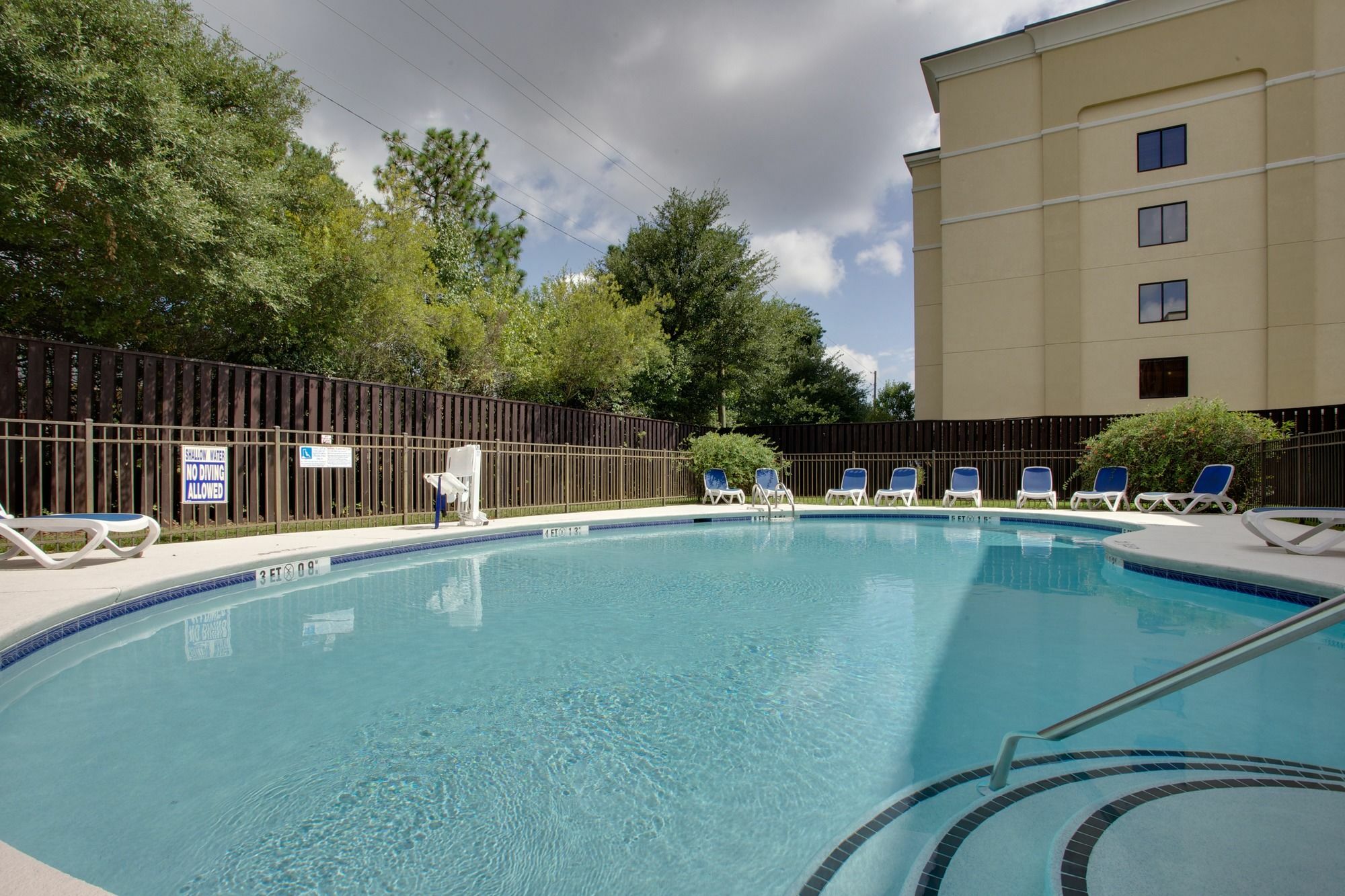 Holiday Inn Express Hotel & Suites Columbia-I-20 At Clemson Road By Ihg Exteriör bild